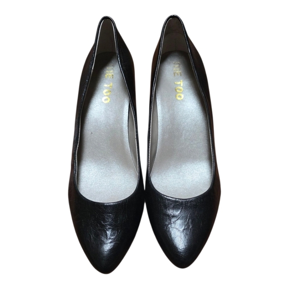 Me Too Classic Black Leather Pumps - Picture 2 of 5